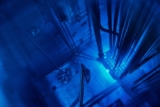 El misterio de la luz azul: por qué brillan los reactores nucleares