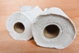 ¿Quieres papel higiénico? ¡Tendrás que mirar los anuncios! ¡Locura!