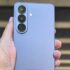 Motorola se burla de Apple y revela plegable "pasaporte" tras el lanzamiento del iPhone Duo
