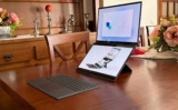 ASUS ZenBook Duo (2025): ¡dos pantallas y una sola computadora portátil!